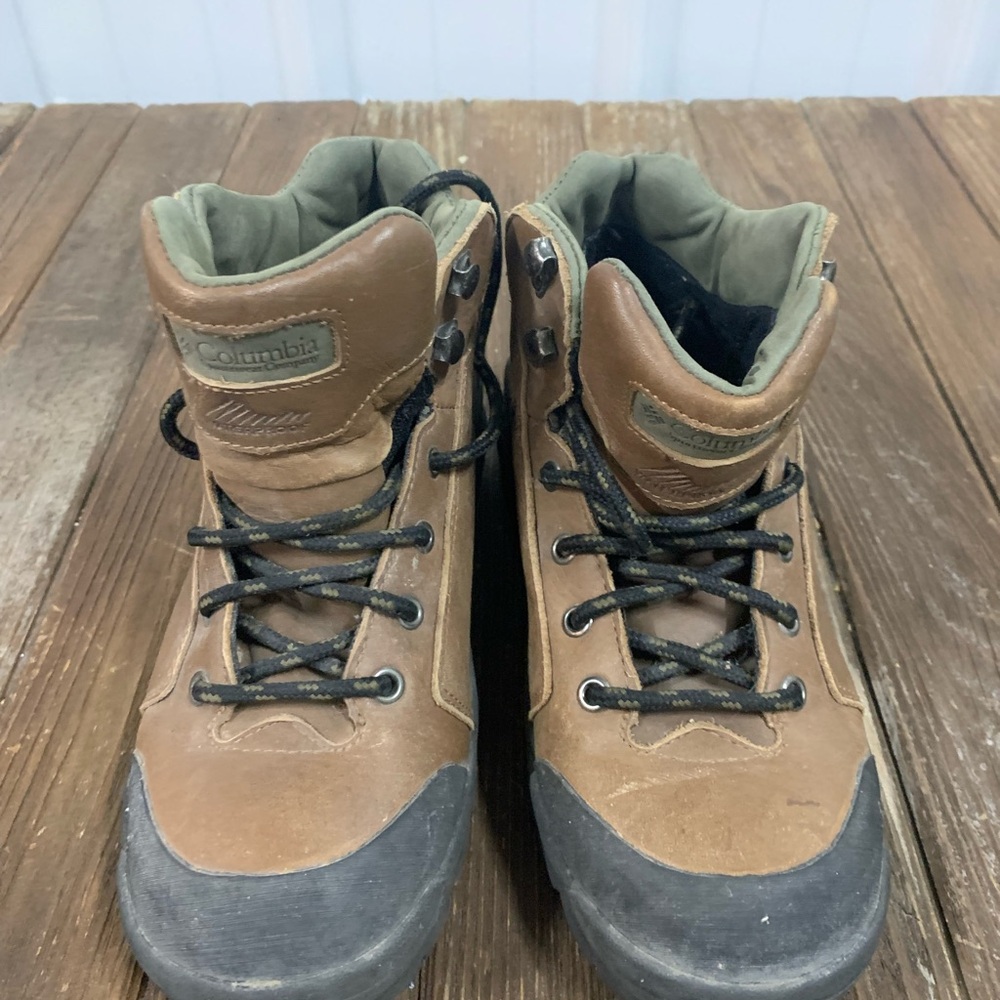 Columbia waterproof LEATHER hiking boots.